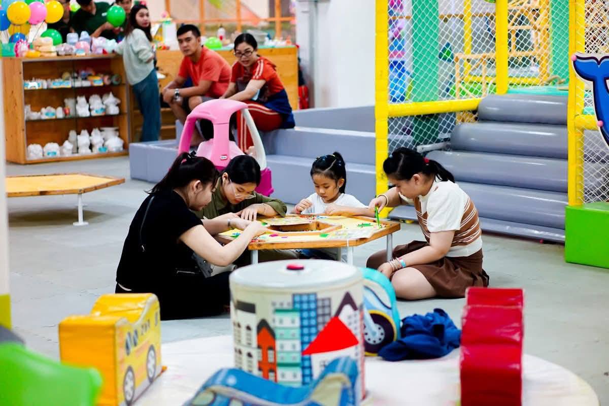 khu vui chơi Emart Gò Vấp, vui chơi trẻ em Gò Vấp, Emart gia đình cuối tuần, địa điểm cho bé Gò Vấp, Emart Phan Huy Ích